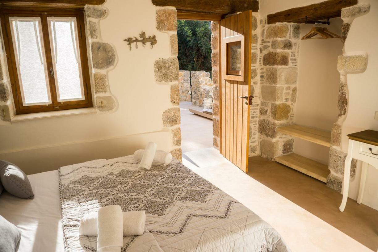 To Spiti Mas Apartment Сугия Екстериор снимка